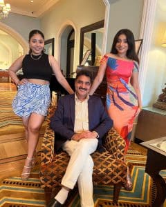 Paayal Jain with her Father & Sister Picture