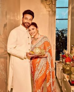 Vicky Jain With His Wife Photo