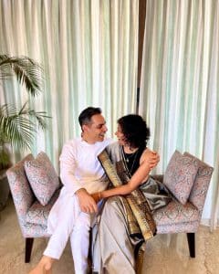 Ankur Warikoo with his Wife Pic