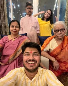 Saloni Gaur with her Family Picture