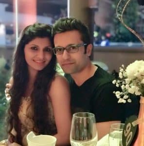 Sandeep Maheshwari With His Wife Picture
